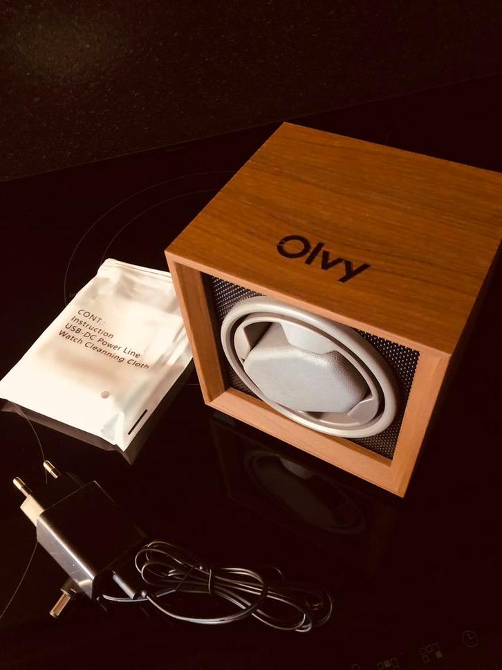 Olvy Time - Watchwinder Hout-Horloge Opwinder: 1 horloge ., Handtassen en Accessoires, Horloges | Heren, Zo goed als nieuw, Polshorloge