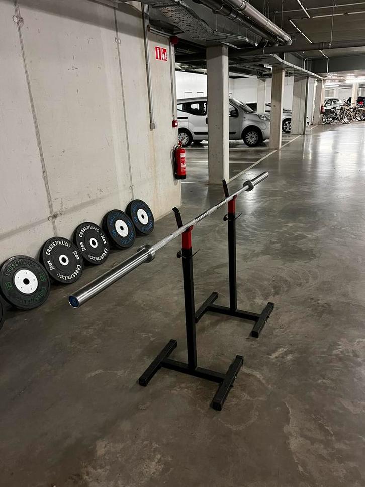 TE KOOP: BUMPER PLATES, BARBELL, SQUAT RACK EN PULL-UP BAR, Sport en Fitness, Fitnessmaterialen, Zo goed als nieuw, Halterstangen