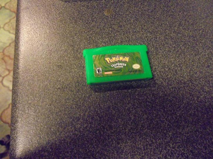 Game boy advance Pokémon Leaf Green version (orig), Games en Spelcomputers, Games | Nintendo Game Boy, Gebruikt, Verzenden