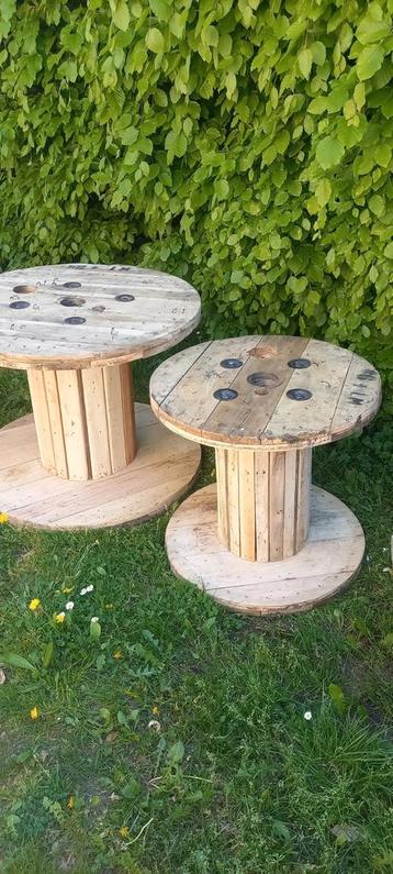Houten haspels  beschikbaar voor biedingen