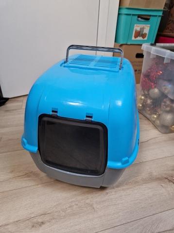 blauwe kattenbak beschikbaar voor biedingen