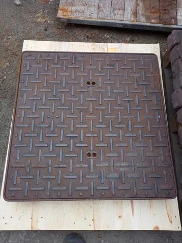 Putdeksels 80x80 25T beschikbaar voor biedingen