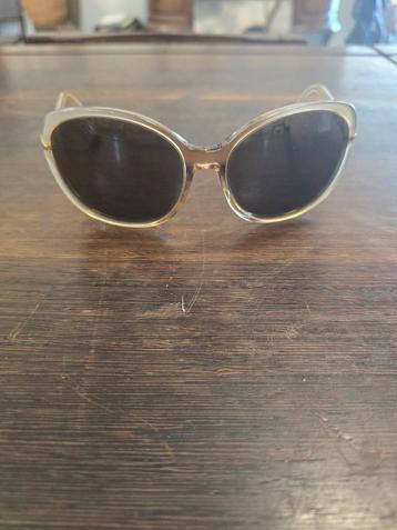 Prada vintage zonnebril (ECHTE) beschikbaar voor biedingen