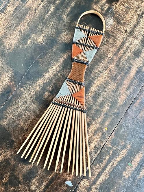 Peigne à cheveux ethnique tribal africain Congo, Antiquités & Art, Art | Art non-occidental, Enlèvement ou Envoi