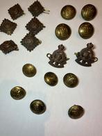 Ensemble boutons et insignes: tenue de service  UK ww2 RAOC, Enlèvement ou Envoi, Armée de terre, Emblème ou Badge