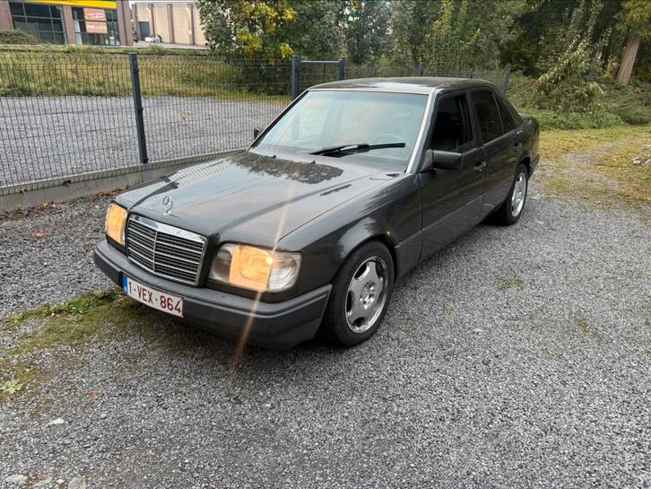 mercedes w124 2.3 ess 1991 ancetre, Auto's, Mercedes-Benz, Particulier, Overige modellen, Handgeschakeld, Zwart, Leder, Achterwielaandrijving