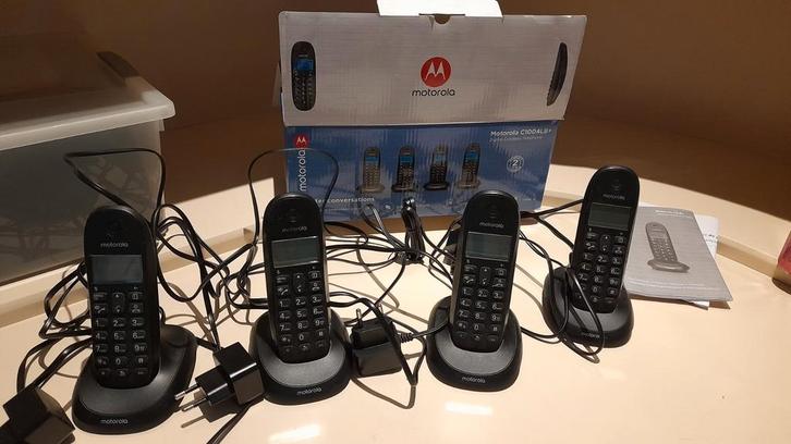 Motorola C1004LB+ Draadloze Telefoon - 4 Handsets, Telecommunicatie, Vaste telefoons | Handsets en Draadloos, Zo goed als nieuw