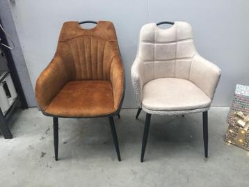 (213) NIEUWE trendy stoelen in beige of cognac kleur