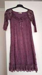 Petite robe mauve en dentelles, Taille 38/40 (M), Enlèvement ou Envoi, Au-dessus du genou, Violet