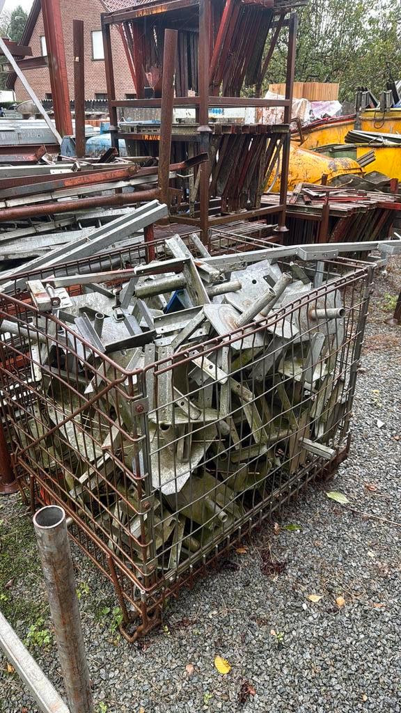 Partij doka U KOPPEN., Doe-het-zelf en Bouw, Gereedschap | Machine-onderdelen en Toebehoren, Ophalen