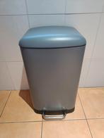 Poubelle 40 litres en métal, Enlèvement, Métal, À pédale, 50 à 75 cm