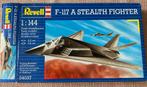 Revell F-117 Un chasseur furtif, Hobby & Loisirs créatifs, Comme neuf, Revell, Enlèvement ou Envoi, Avion