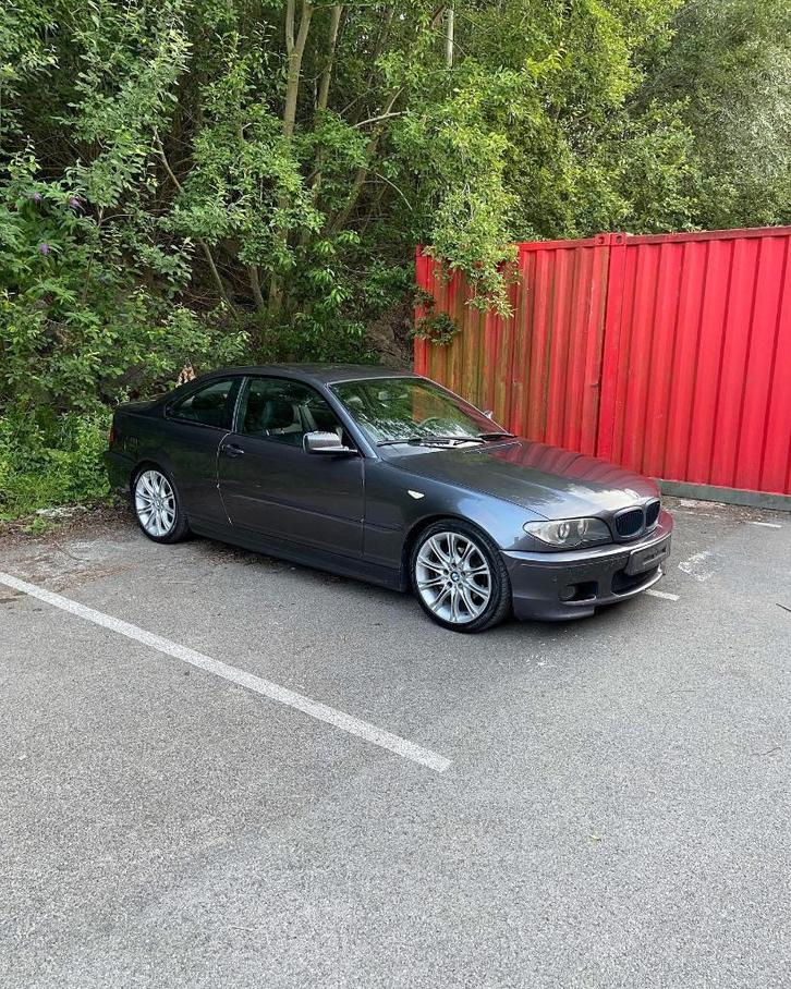 BMW e46 320CD Mtech2, Autos, BMW, Particulier, Série 3, Diesel, Euro 5, Coupé, 3 portes, Boîte manuelle, Argent ou Gris, Noir