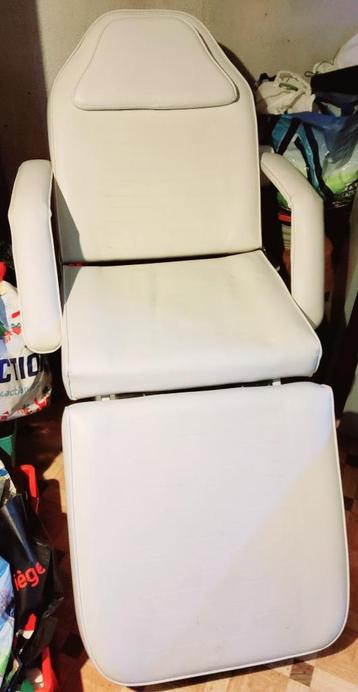 Fauteuil de soins hydraulique. beschikbaar voor biedingen