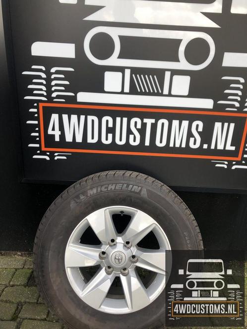 Banden/velgen set Toyota land cruiser 17 inch, Auto-onderdelen, Banden en Velgen, Banden en Velgen, Personenwagen, Gebruikt, Ophalen of Verzenden