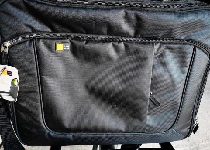 Case logic 17.3 inch laptop draagtas nieuw met kaartje, Computers en Software, Laptoptassen, Nieuw, Schoudertas, 17 inch of meer