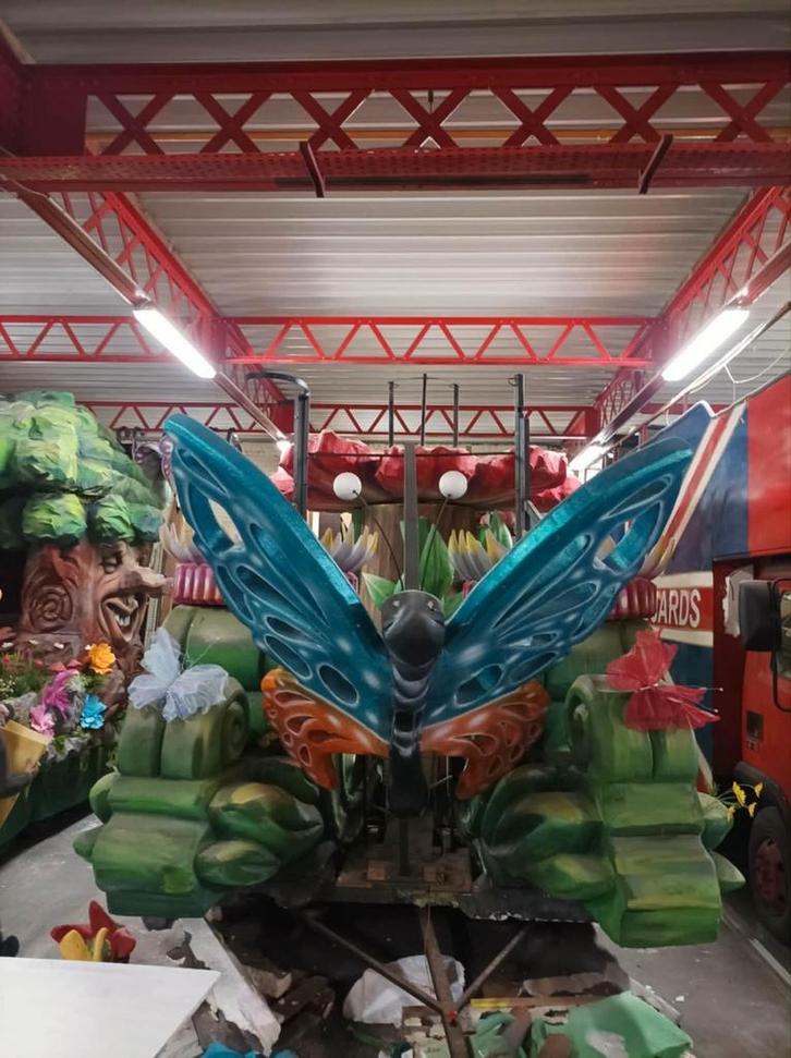 Char de carnaval à vendre., Tickets & Billets, Loisirs | Parcs d'attractions