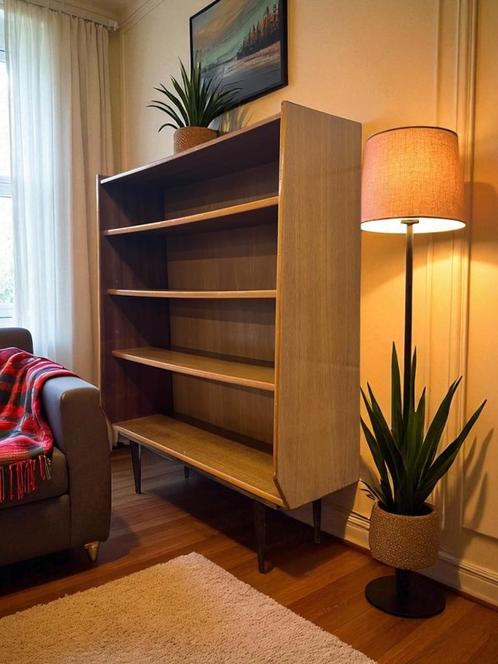 vintage kast / leggerkast / boekenkast, Antiek en Kunst, Curiosa en Brocante, Ophalen of Verzenden