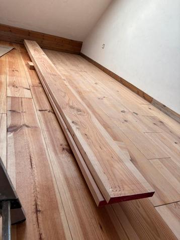 Houten balken  beschikbaar voor biedingen