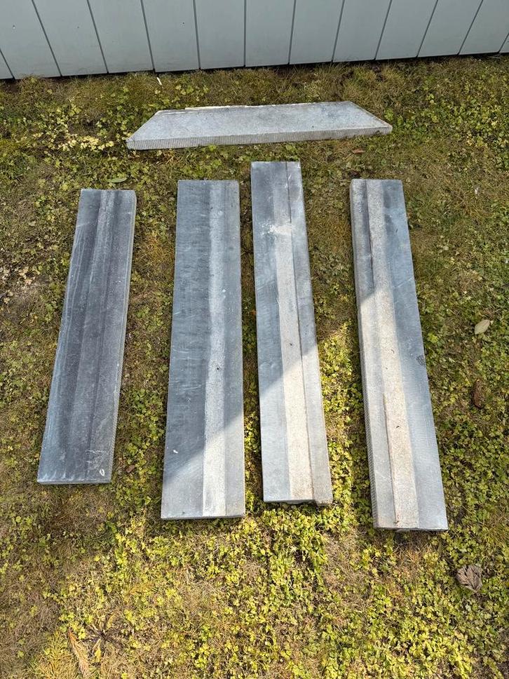 GRATIS Dorpel blauwe steen, Doe-het-zelf en Bouw, Tegels, Gebruikt, Ophalen