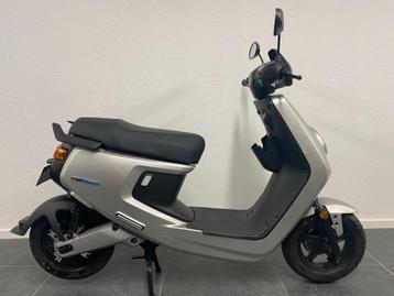 elektrische niu scooter Niu  MQi 45km/u beschikbaar voor biedingen