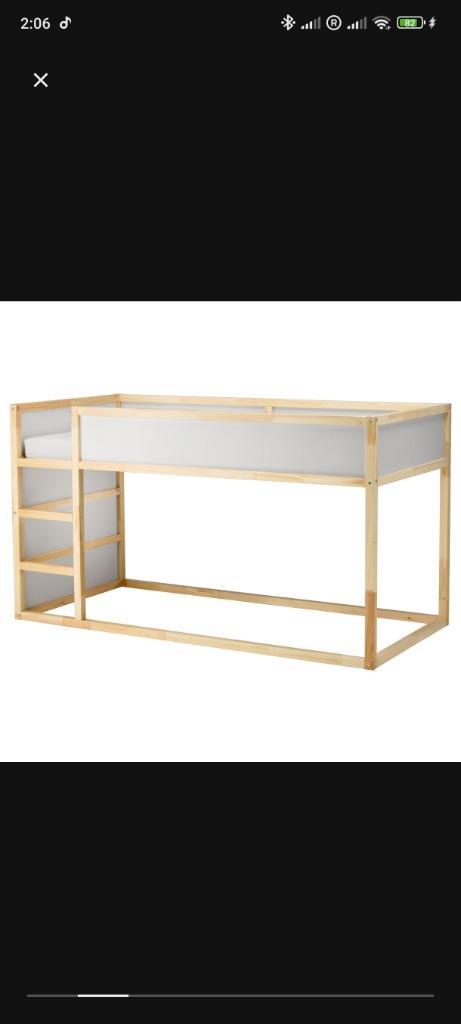 Een hoog Kinderbed 90x200x110, Kinderen en Baby's, Kinderkamer | Beddengoed, Zo goed als nieuw, Overige typen, Bruin, Jongetje of Meisje