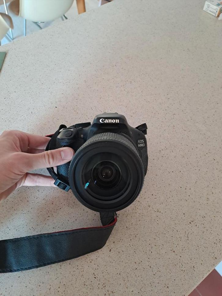 Canon EOS 600D inclusief lens en laadstation, Audio, Tv en Foto, Fotocamera's Digitaal, Gebruikt, Spiegelreflex, Canon, Ophalen of Verzenden