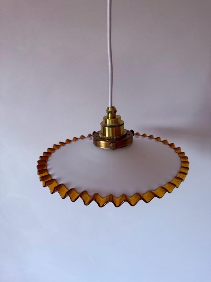 Antieke Franse opaline hanglamp met bruine rand, Antiek en Kunst, Antiek | Verlichting, Ophalen of Verzenden