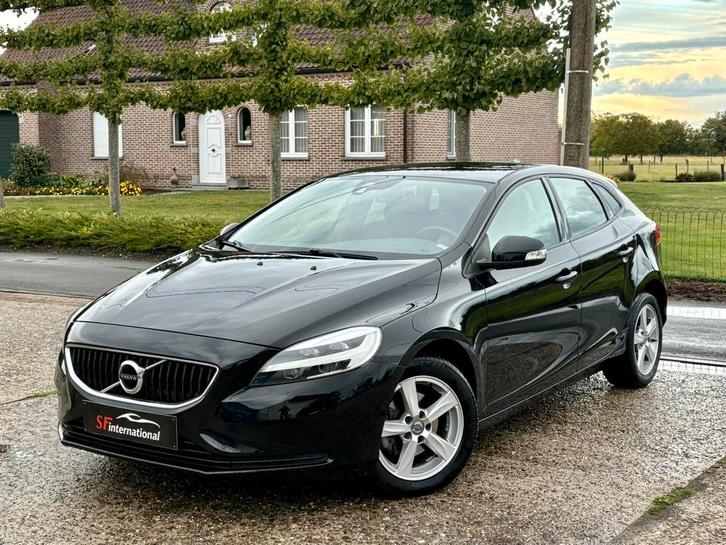 Volvo V40 2.0 D2 Summum Navi Cruise Led Parksens Euro6d, Auto's, Volvo, Bedrijf, V40, ABS, Airbags, Airconditioning, Bluetooth