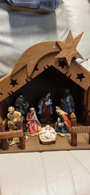 Kerststal + beelden in goede staat beschikbaar voor biedingen
