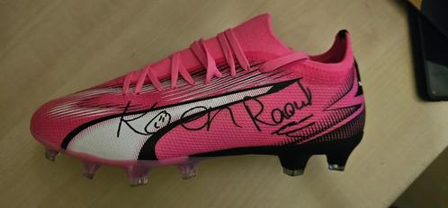 Door Bankzitters gesigneerde voetbalschoenen, Verzamelen, Muziek, Artiesten en Beroemdheden, Zo goed als nieuw, Kleding, Gesigneerd
