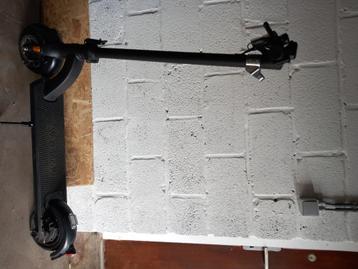 Trottinette Wayscral a vendre.  beschikbaar voor biedingen