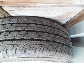Band pirelli 225/65R16C voor camionette iveco  beschikbaar voor biedingen