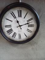 Mooie klok met Romeinse cijfers werkt heel goed, Ophalen, Analoog, Wandklok