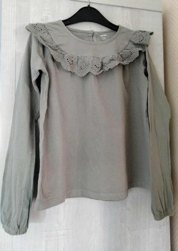 Longsleeve / khaki shirt kanten ruches maat 134 beschikbaar voor biedingen