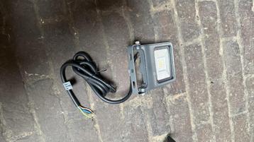 Endura LEDVANCE straler 10W, 800lm, 3000K beschikbaar voor biedingen