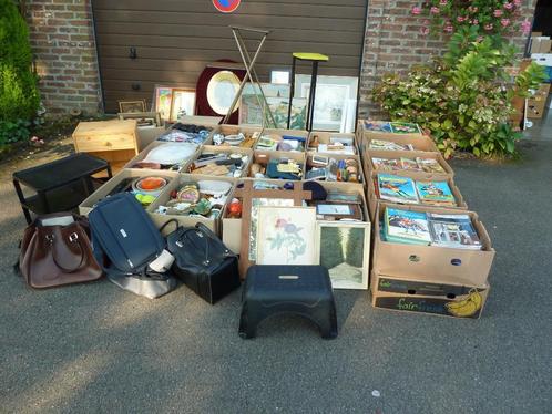 lot pour brocante (12 caisses de bibelots + 5 de BD), Diversen, Rommelmarktspullen, Gebruikt, Ophalen