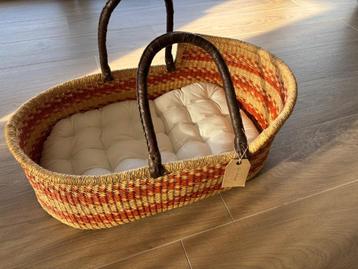 Moses Basket beschikbaar voor biedingen