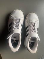 Chaussures de sport Adidas taille 32, Enlèvement ou Envoi, Comme neuf, Chaussures de sport