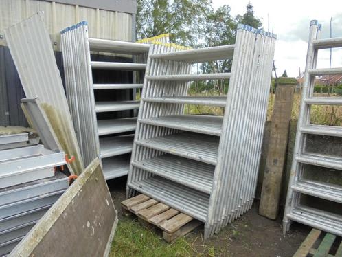 Steigers en Seieger onderdelen en steigerwagens .Aan scherpe, Doe-het-zelf en Bouw, Steigers, Zo goed als nieuw, 5 meter of hoger