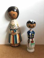 2 poupées (folkloriques) en bois vintage, Antiquités & Art, Enlèvement ou Envoi