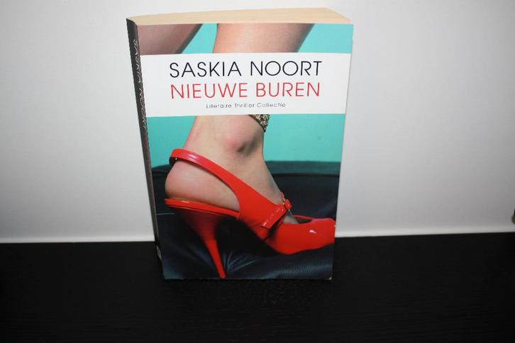 Boek: Nieuwe buren, van Saskia Noort, Boeken, Literatuur, Gelezen, Nederland, Ophalen of Verzenden