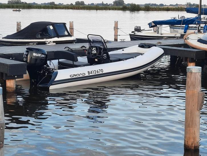 Rib Grand S470 bj2023 met trailer slechts 30u, Watersport en Boten, Speedboten, Zo goed als nieuw, Polyester, Ophalen