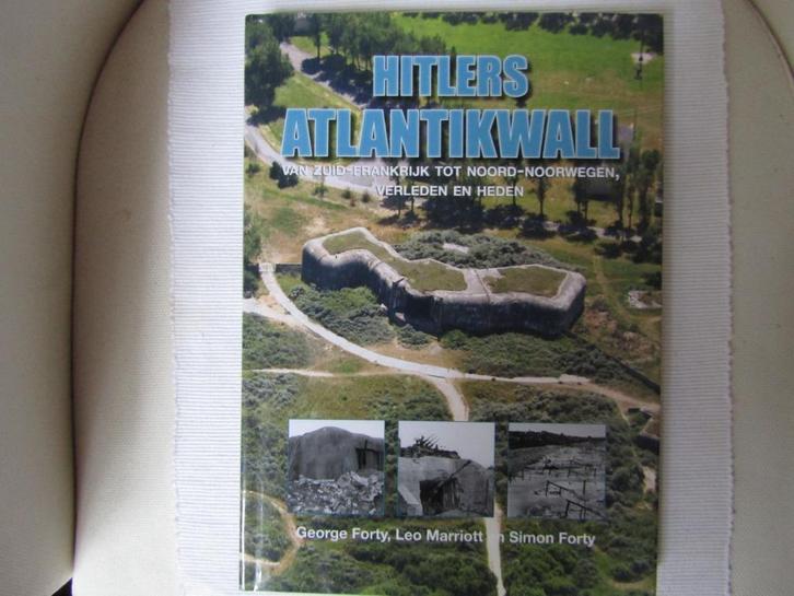 Prachtig boek „HITLER (S) ATLANTKWALL”, Verzamelen, Militaria | Tweede Wereldoorlog, Landmacht, Boek of Tijdschrift, Ophalen of Verzenden