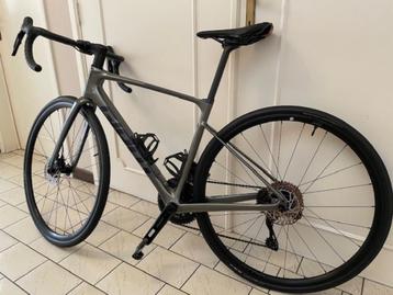 Splinternieuwe koersfiets Giant Defy Advanced - garantie beschikbaar voor biedingen
