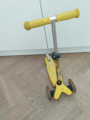 Micro step mini deluxe geel beschikbaar voor biedingen
