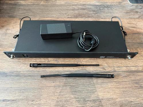 LD Systems WIN42-AD RF-microfoonantennesplitter, Muziek en Instrumenten, Microfoons, Zo goed als nieuw, Draadloos, Ophalen of Verzenden
