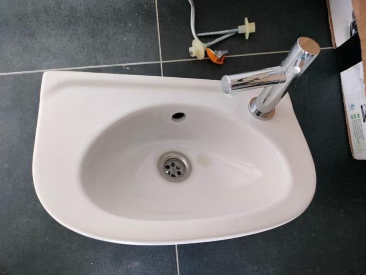 Lave-mains Saval avec robinet : 2 pièces, Bricolage & Construction, Sanitaire, Comme neuf, Robinet, Inox, Enlèvement