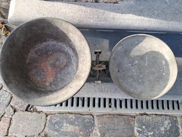 Oude weegschaal beschikbaar voor biedingen