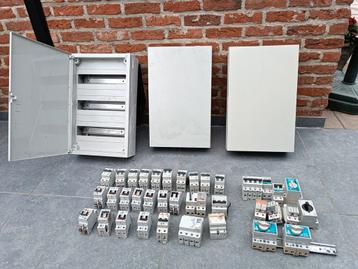 Te koop zekeringskasten met automaten beschikbaar voor biedingen